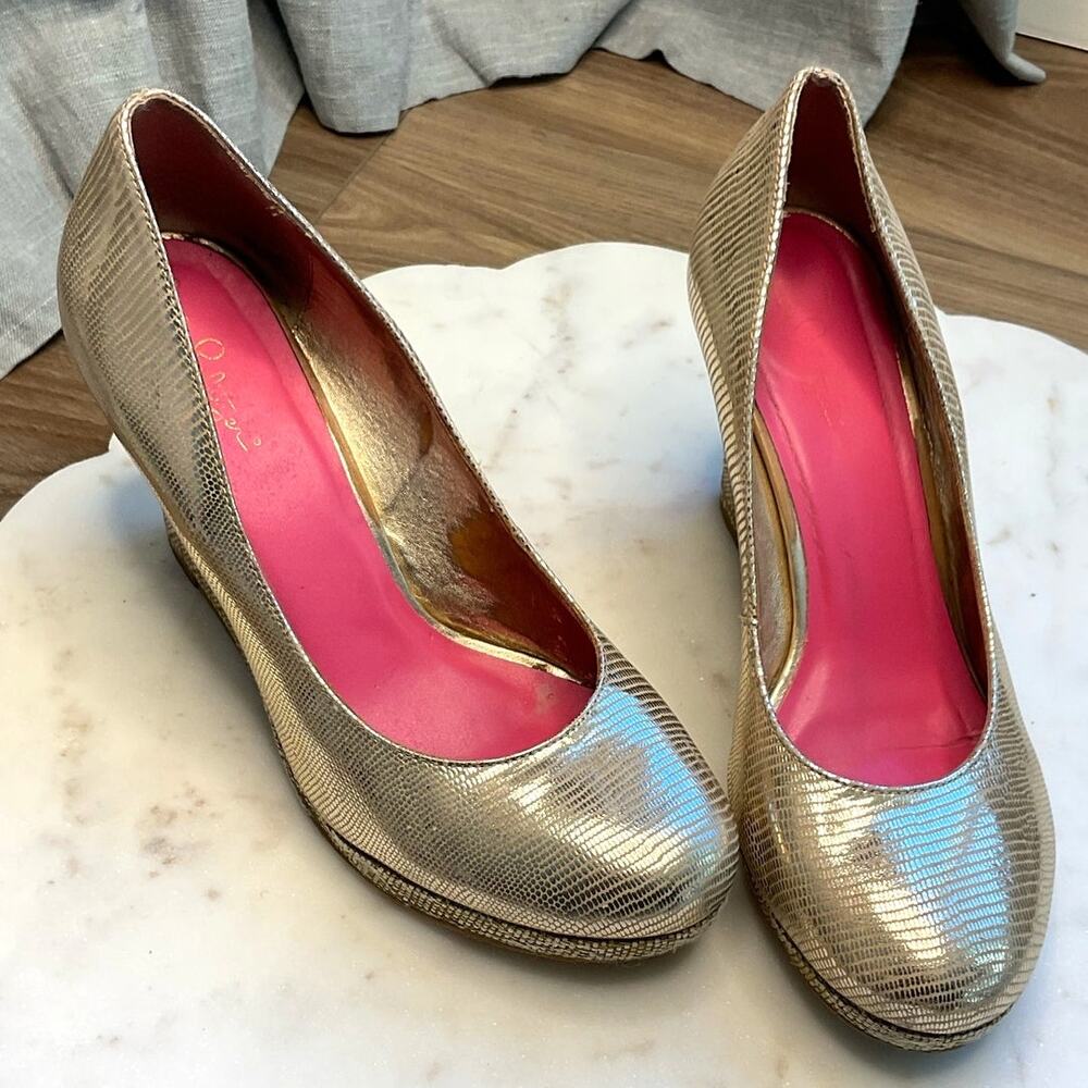 Lilly Pulitzer Resort Chic Wedge in Embossed Metallic Gold | Women's 8.5 US